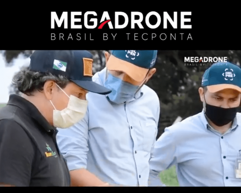 Agrônomos da Castrolanda visitam Megadrone Brasil