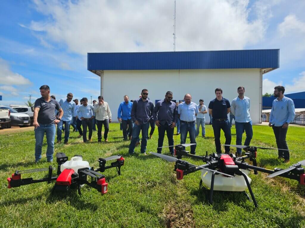 Foto externa grupo evento IMA-MT Drones XAG